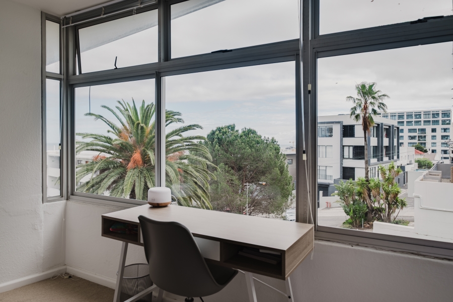 2 Bedroom Property for Sale in Sea Point Western Cape